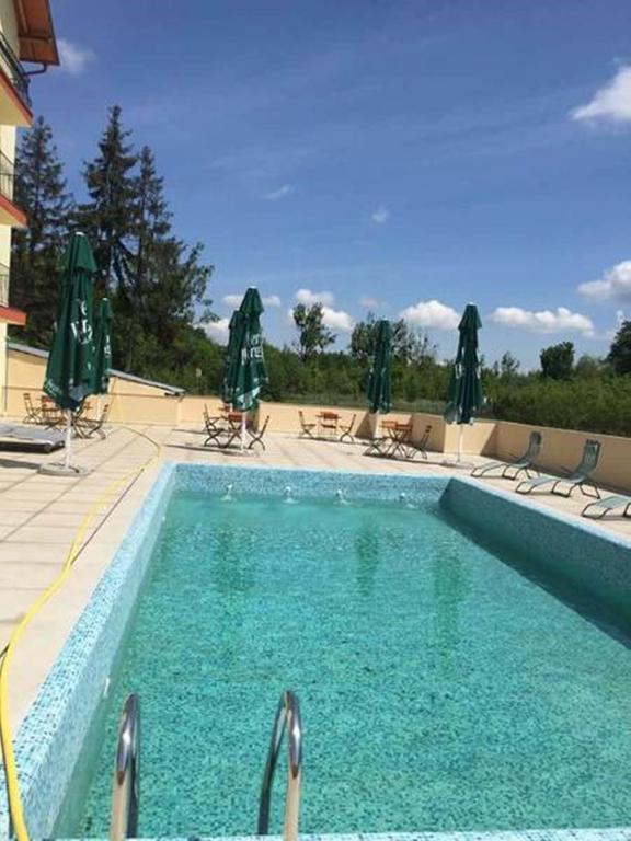 Popasul Romanilor Hotel Zalau Ngoại thất bức ảnh
