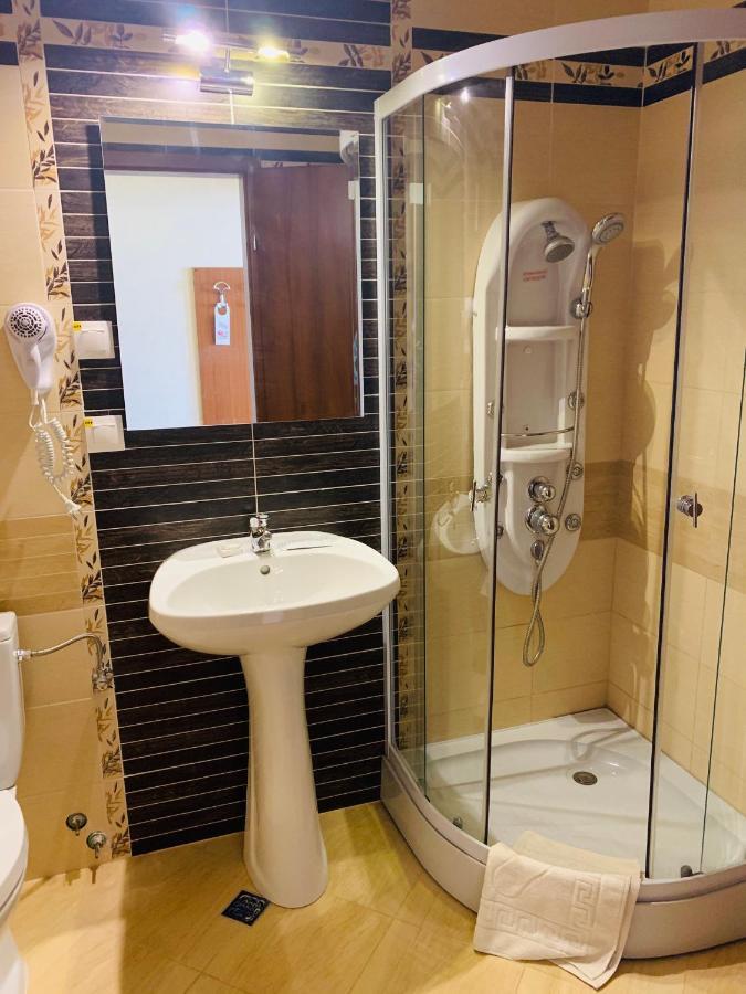 Popasul Romanilor Hotel Zalau Ngoại thất bức ảnh