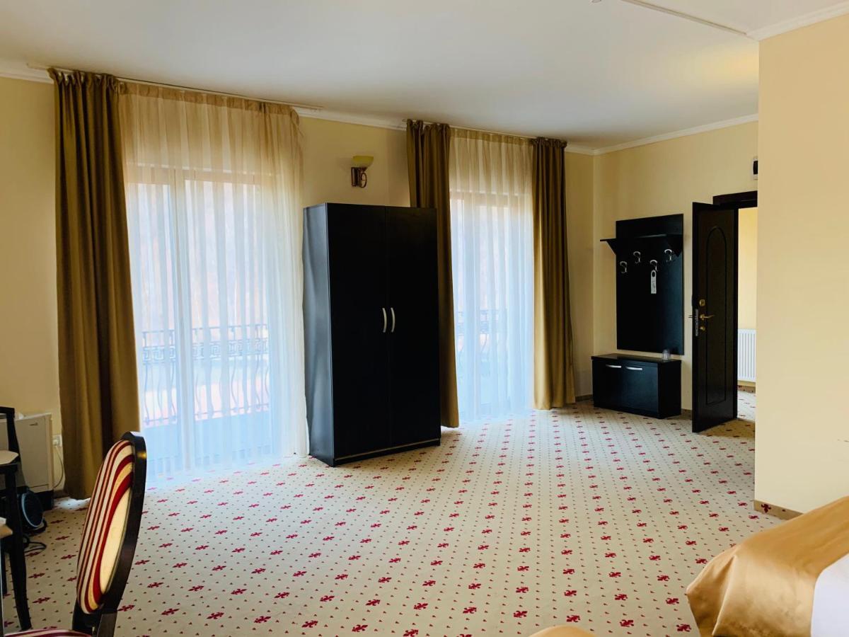 Popasul Romanilor Hotel Zalau Ngoại thất bức ảnh