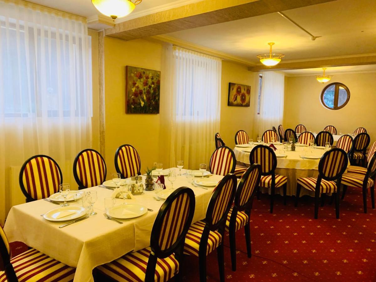 Popasul Romanilor Hotel Zalau Ngoại thất bức ảnh