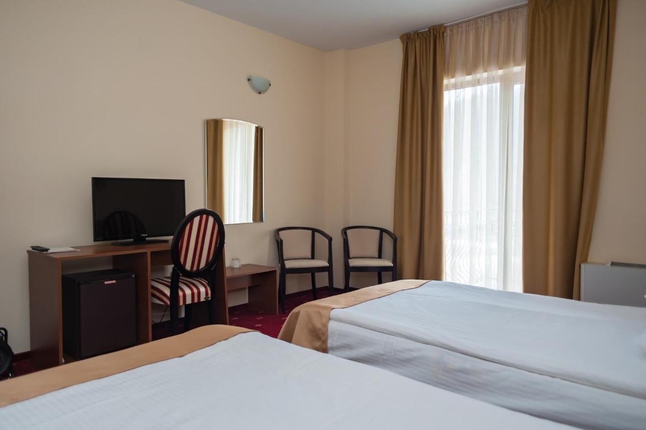 Popasul Romanilor Hotel Zalau Ngoại thất bức ảnh