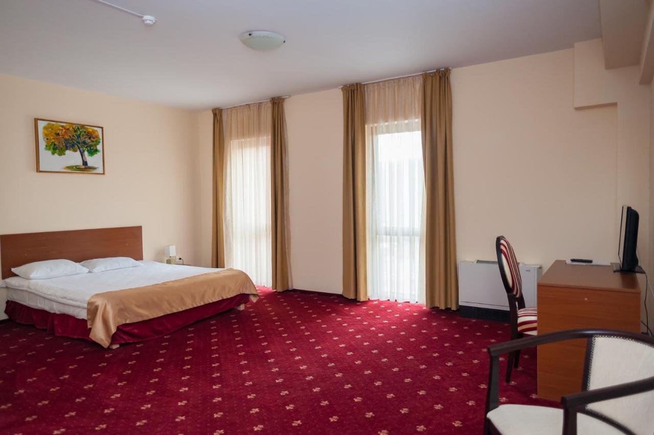 Popasul Romanilor Hotel Zalau Ngoại thất bức ảnh