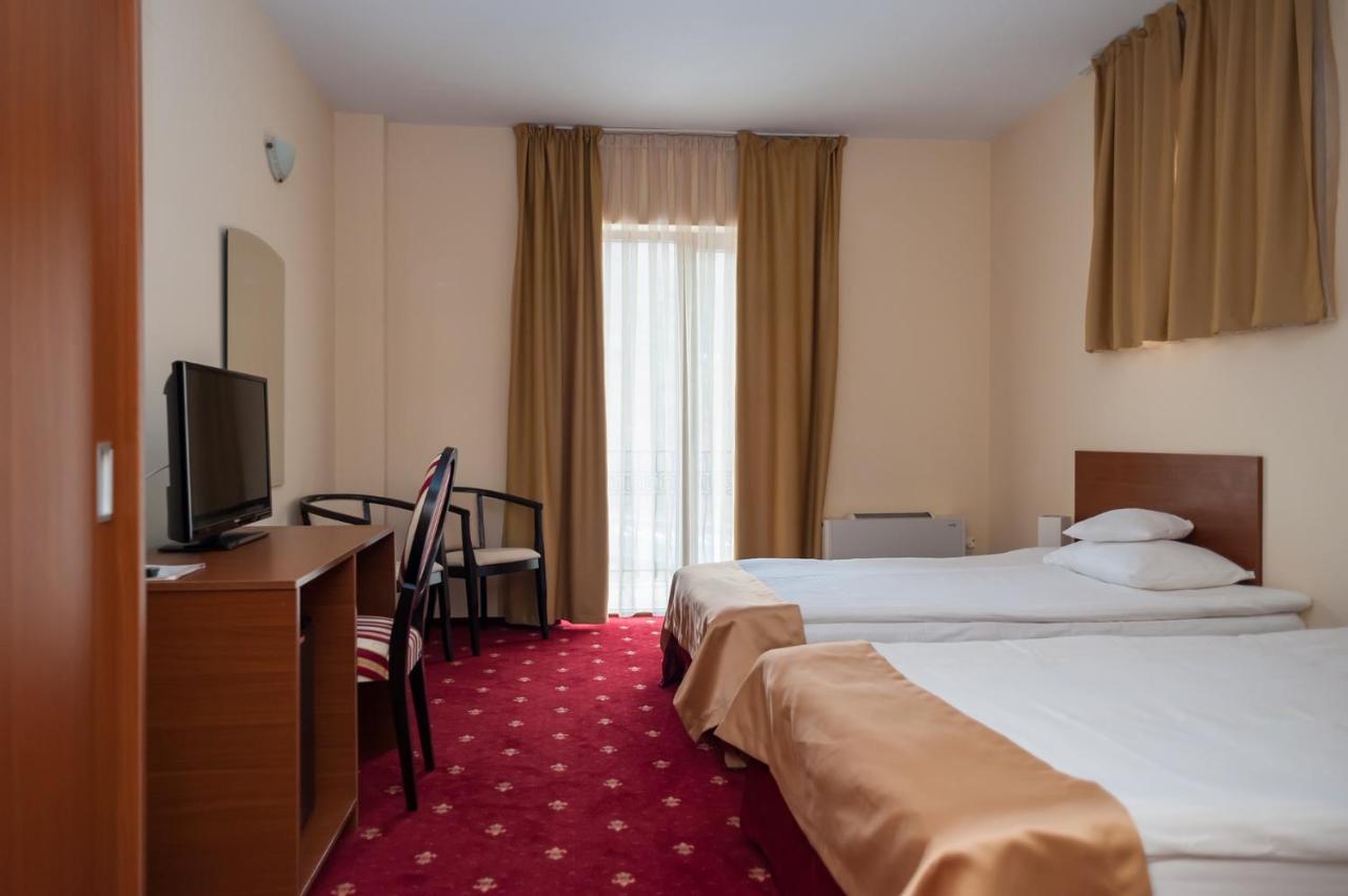 Popasul Romanilor Hotel Zalau Ngoại thất bức ảnh